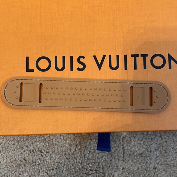 Louis Vuitton Shoulder Strap Guard - Picture 2 of 6